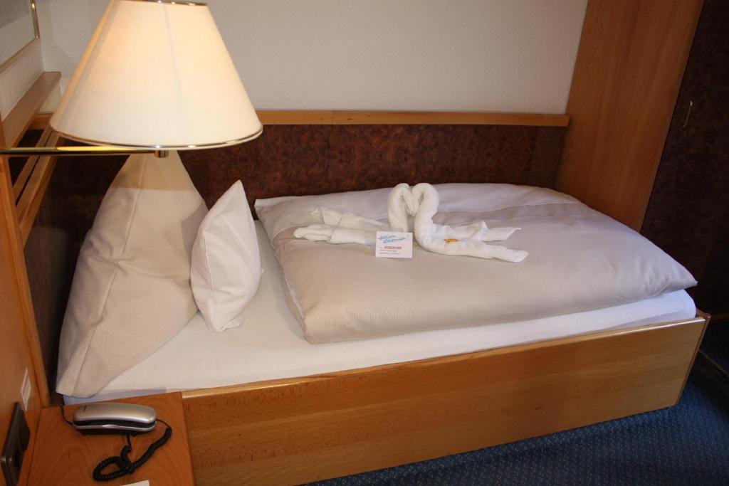 Hotel Friesengeist Wiesmoor Room photo